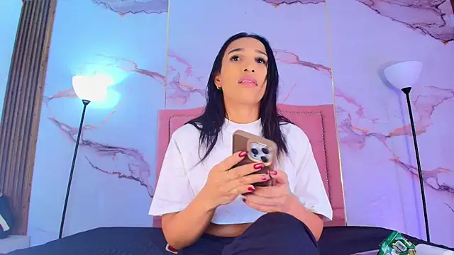 AlyaThompson online show from 05.22.26