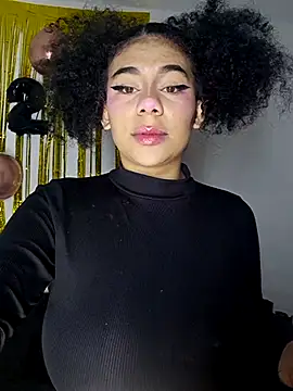 Snapshot of Yerystar chatting on 11.15.25 Yerystar online show from 11.15.25