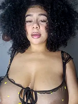 Snapshot of Yerystar chatting on 12.18.25 Yerystar online show from 12.18.25