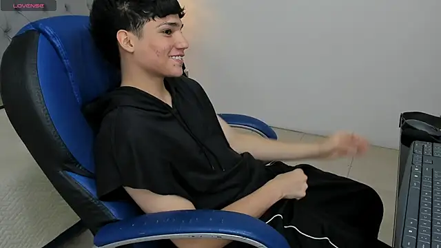 SamBlack  online show from 04.29.26