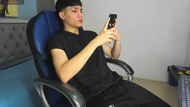 SamBlack  online show from 06.15.26
