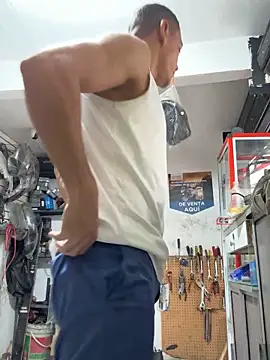 Snapshot of Terra-22cm chatting on 10.27.25 Terra-22cm online show from 10.27.25