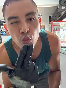 Snapshot of Terra-22cm chatting on 11.07.25 Terra-22cm online show from 11.07.25