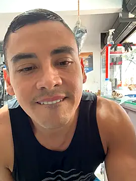 Snapshot of Terra-22cm chatting on 11.08.25 Terra-22cm online show from 11.08.25