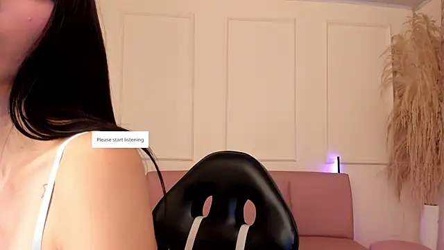 Snapshot of Lilily_lv chatting on 12.04.25 Lilily lv online show from 12.04.25