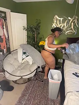 caramel  cremes online show from 11.11.25