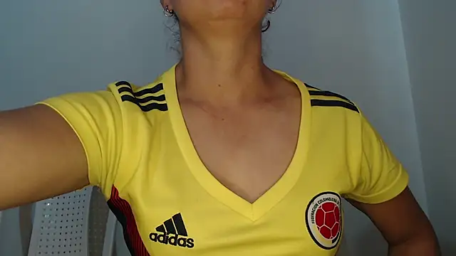 Milf Valeria online show from 06.23.26