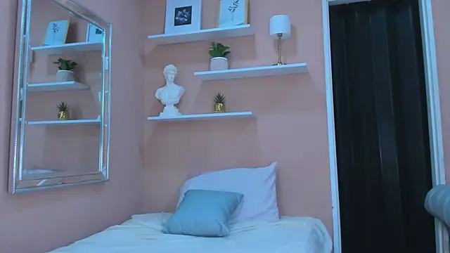 MaxiWildd online show from 03.14.26