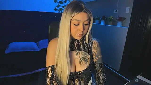 Snapshot of Keyla_Cutte chatting on 11.28.25 Keyla Cutte online show from 11.28.25