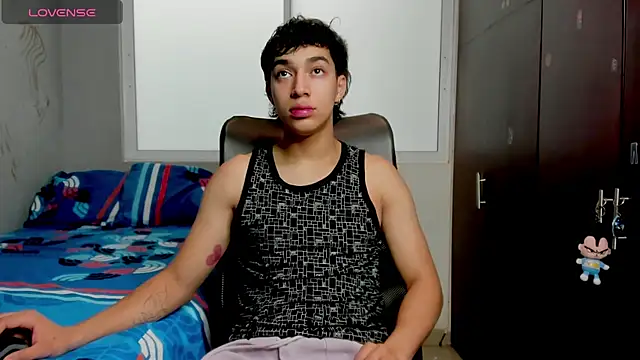 Snapshot of Noxx_starkK chatting on 12.19.25 Noxx starkK online show from 12.19.25