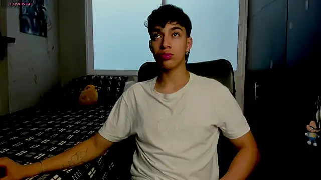 Snapshot of Noxx_starkK chatting on 02.04.26 Noxx starkK online show from 02.04.26