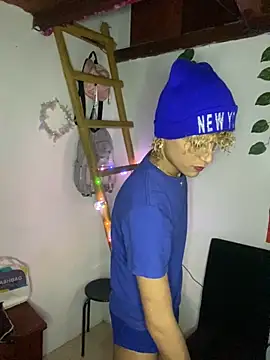 Snapshot of Bryan_ale22 chatting on 09.22.25 Bryan ale22 online show from 09.22.25