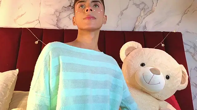 PrincePoppy online show from 10.02.25