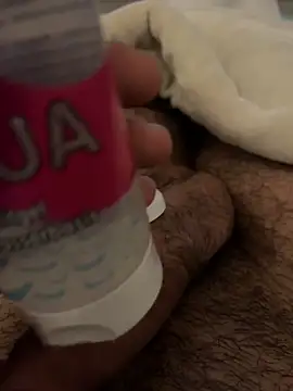 Snapshot of boran72 chatting on 12.15.25 boran72 online show from 12.15.25