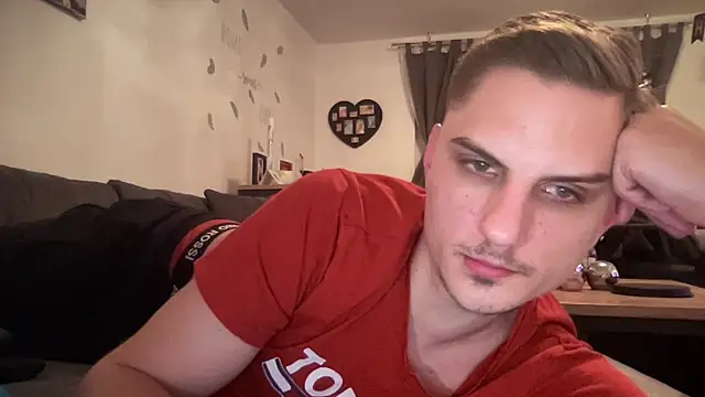 Snapshot of Sweetbooy90 chatting on 01.08.26 Sweetbooy90 online show from 01.08.26