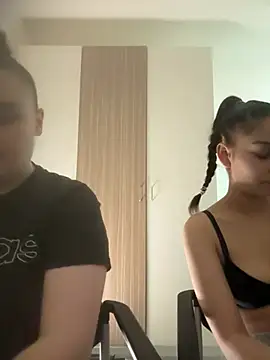 Snapshot of FemmeAffair chatting on 04.01.26 FemmeAffair online show from 04.01.26