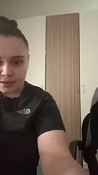 Snapshot of FemmeAffair chatting on 04.10.26 FemmeAffair online show from 04.10.26