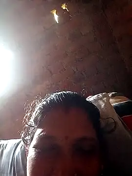 Snapshot of Savita992 chatting on 09.18.25 Savita992 online show from 09.18.25