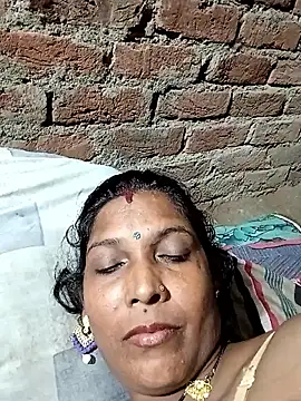 Snapshot of Savita992 chatting on 09.18.25 Savita992 online show from 09.18.25