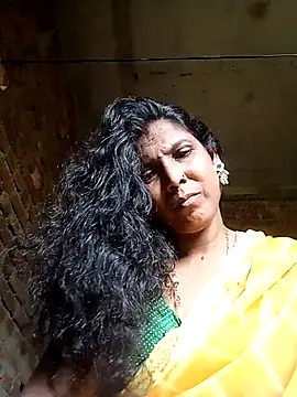 Snapshot of Savita992 chatting on 09.25.25 Savita992 online show from 09.25.25