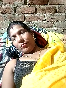 Snapshot of Savita992 chatting on 09.28.25 Savita992 online show from 09.28.25