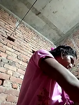 Snapshot of Savita992 chatting on 10.02.25 Savita992 online show from 10.02.25