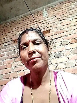 Snapshot of Savita992 chatting on 10.03.25 Savita992 online show from 10.03.25