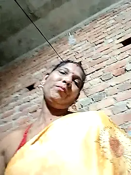 Snapshot of Savita992 chatting on 10.03.25 Savita992 online show from 10.03.25