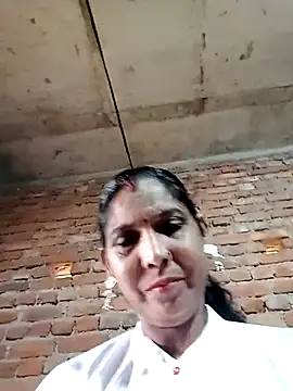 Snapshot of Savita992 chatting on 10.04.25 Savita992 online show from 10.04.25