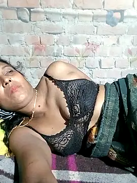 Snapshot of Savita992 chatting on 10.04.25 Savita992 online show from 10.04.25