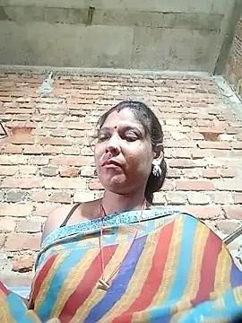 Snapshot of Savita992 chatting on 10.16.25 Savita992 online show from 10.16.25