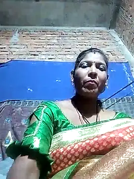 Snapshot of Savita992 chatting on 10.27.25 Savita992 online show from 10.27.25