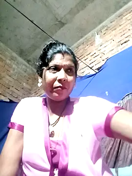 Snapshot of Savita992 chatting on 11.02.25 Savita992 online show from 11.02.25