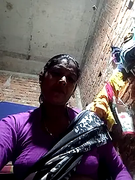 Snapshot of Savita992 chatting on 11.06.25 Savita992 online show from 11.06.25