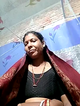 Snapshot of Savita992 chatting on 11.10.25 Savita992 online show from 11.10.25