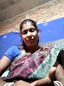 Snapshot of Savita992 chatting on 11.12.25 Savita992 online show from 11.12.25