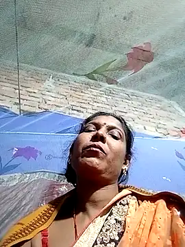 Snapshot of Savita992 chatting on 11.17.25 Savita992 online show from 11.17.25