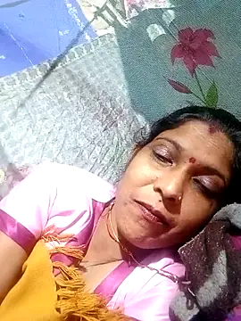 Snapshot of Savita992 chatting on 11.20.25 Savita992 online show from 11.20.25