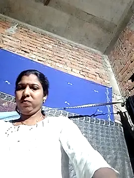 Snapshot of Savita992 chatting on 11.24.25 Savita992 online show from 11.24.25