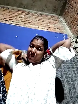 Snapshot of Savita992 chatting on 12.04.25 Savita992 online show from 12.04.25