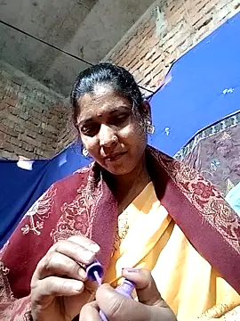 Snapshot of Savita992 chatting on 12.15.25 Savita992 online show from 12.15.25