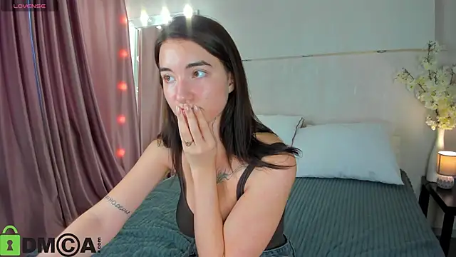 Snapshot of Adelina_Bliss chatting on 05.08.26 Adelina Bliss online show from 05.08.26