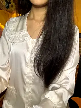 Snapshot of Nhinhi18 chatting on 09.25.25 Nhinhi18 online show from 09.25.25