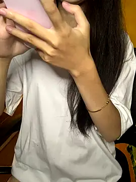 Snapshot of Nhinhi18 chatting on 10.03.25 Nhinhi18 online show from 10.03.25