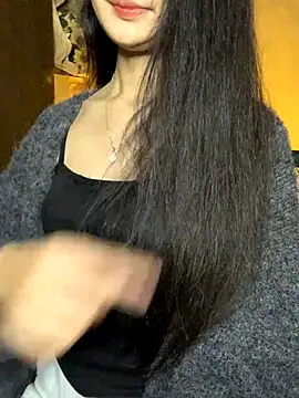 Snapshot of Nhinhi18 chatting on 11.24.25 Nhinhi18 online show from 11.24.25