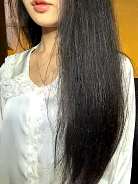 Snapshot of Nhinhi18 chatting on 12.22.25 Nhinhi18 online show from 12.22.25