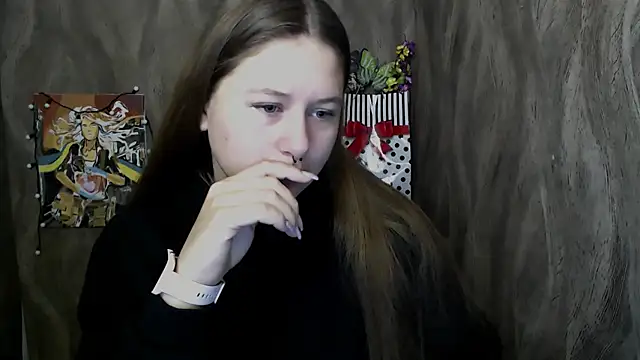 Snapshot of Linda_S_ chatting on 10.03.25 Linda S online show from 10.03.25