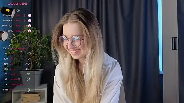 Snapshot of zegoii chatting on 09.26.25 zegoii online show from 09.26.25