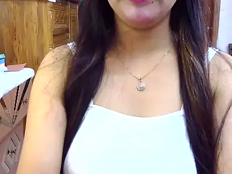 Snapshot of Obonti_2000 chatting on 09.18.25 Obonti 2000 online show from 09.18.25