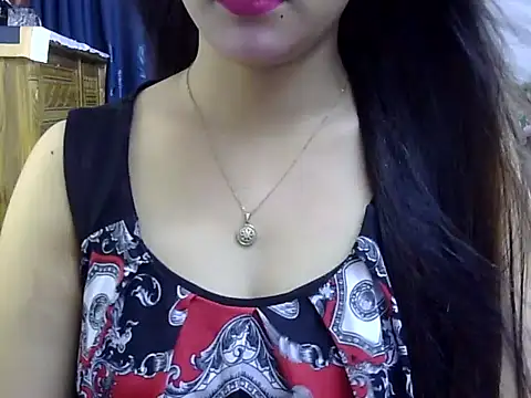 Snapshot of Obonti_2000 chatting on 10.18.25 Obonti 2000 online show from 10.18.25